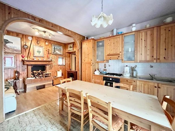 casa indipendente in vendita a Brentino Belluno