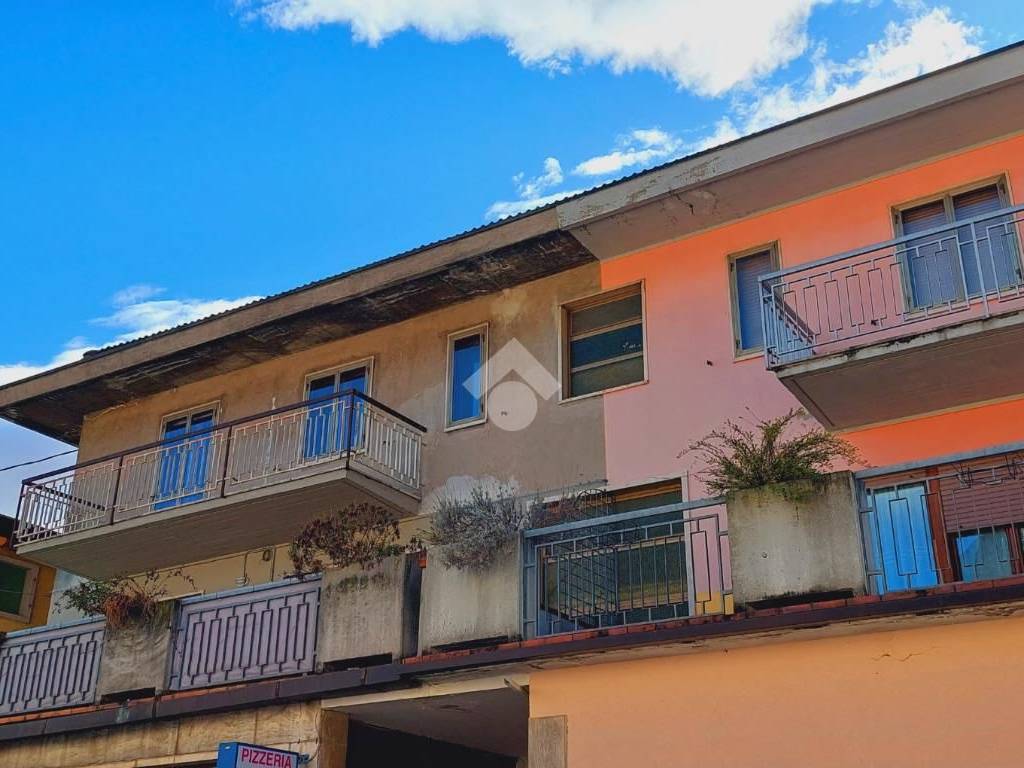 appartamento in vendita a Brentino Belluno in zona Rivalta