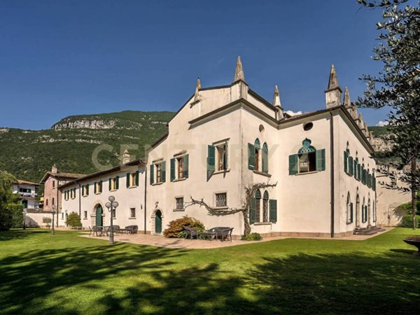 casa indipendente in vendita a Brentino Belluno in zona Rivalta