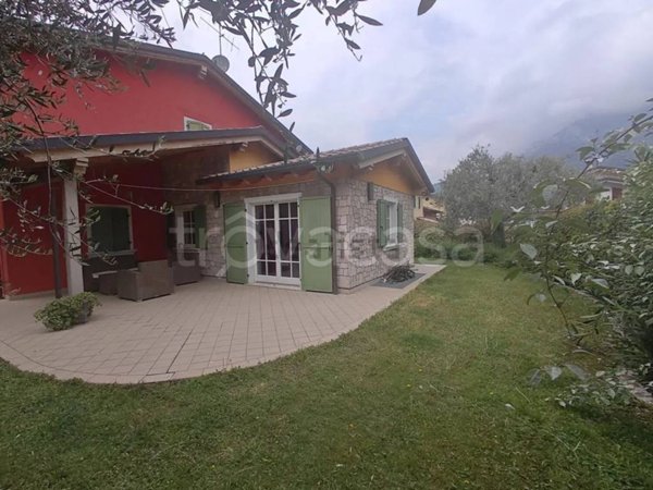 casa indipendente in vendita a Brentino Belluno