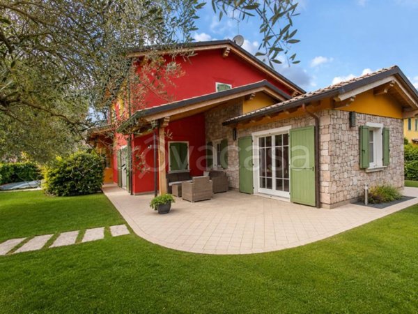 casa indipendente in vendita a Brentino Belluno in zona Rivalta