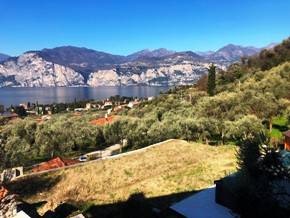 intera palazzina in vendita a Brenzone sul Garda in zona Magugnano
