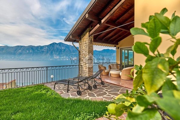 casa indipendente in vendita a Brenzone sul Garda in zona Castelletto