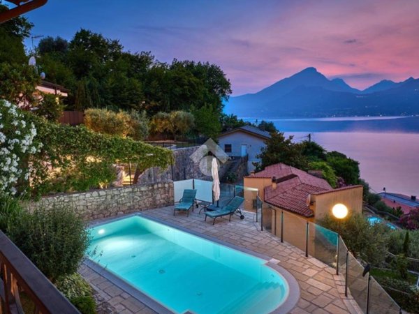 casa indipendente in vendita a Brenzone sul Garda in zona Magugnano