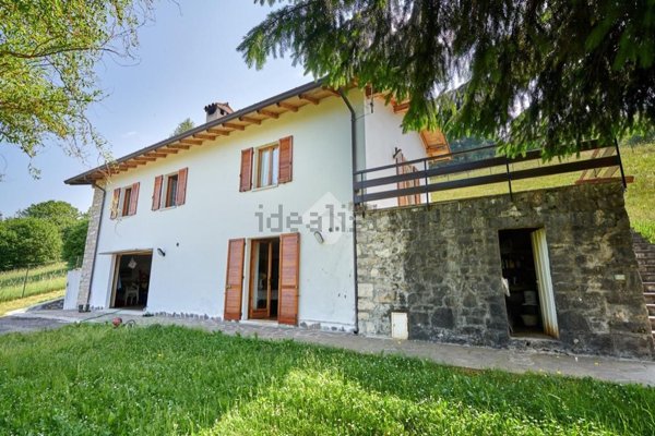 pentavano in vendita a Brenzone sul Garda