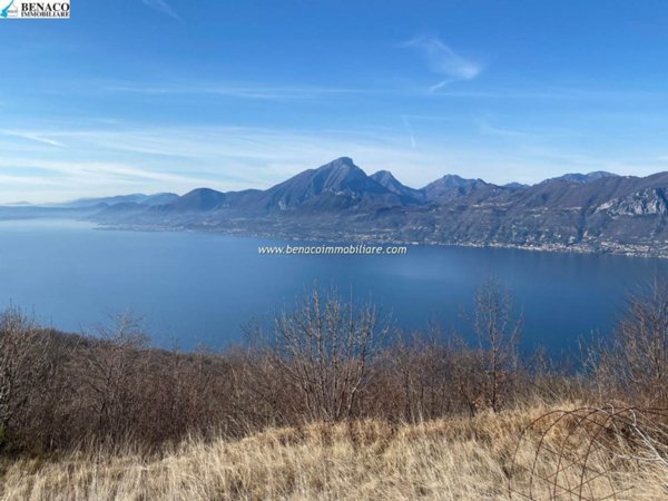 terreno edificabile in vendita a Brenzone sul Garda