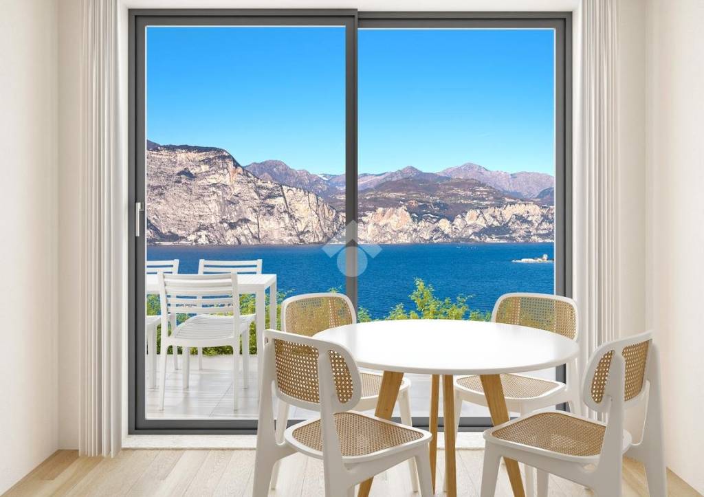 appartamento in vendita a Brenzone sul Garda in zona Borago