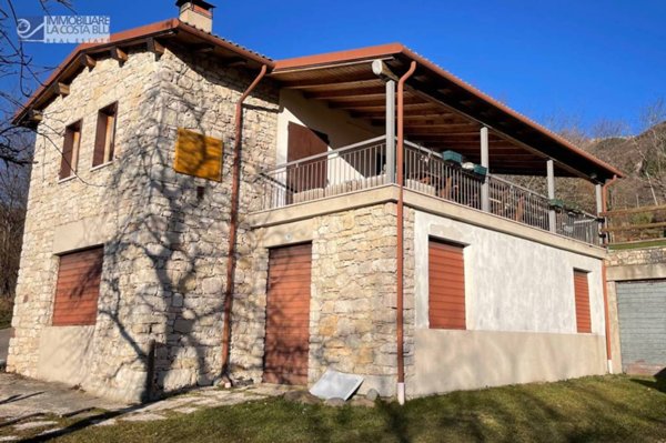 casa indipendente in vendita a Brenzone sul Garda