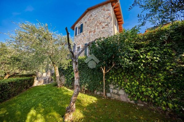 casa indipendente in vendita a Brenzone sul Garda