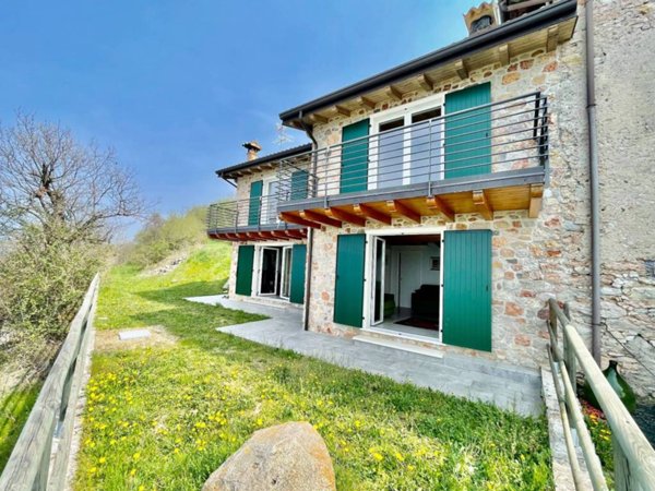 casa indipendente in vendita a Brenzone sul Garda in zona Magugnano