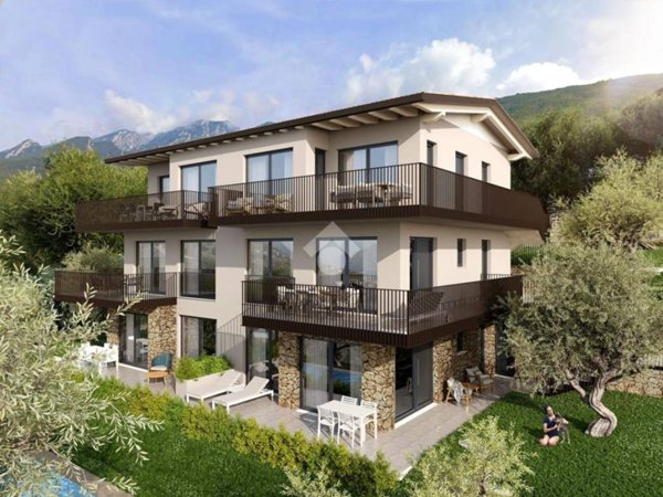 appartamento in vendita a Brenzone sul Garda in zona Magugnano