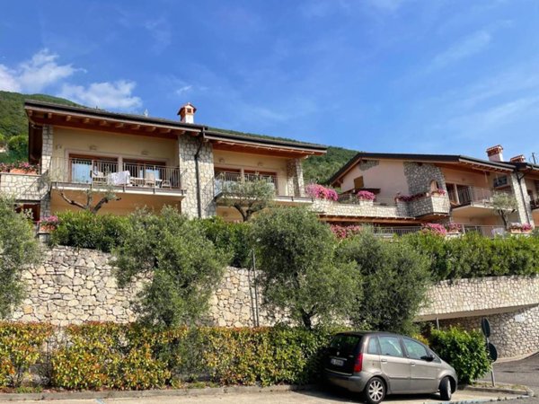 appartamento in vendita a Brenzone sul Garda in zona Magugnano