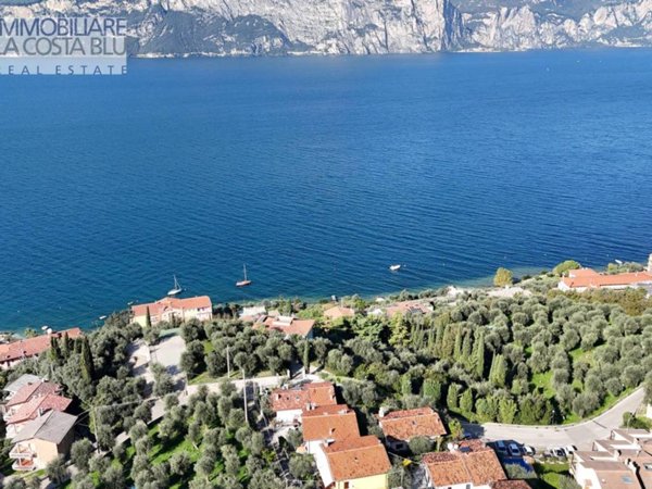 casa indipendente in vendita a Brenzone sul Garda in zona Magugnano