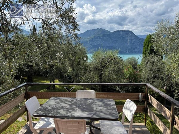 casa indipendente in vendita a Brenzone sul Garda in zona Magugnano