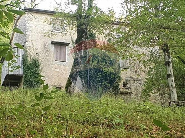 esavano in vendita a Brenzone sul Garda