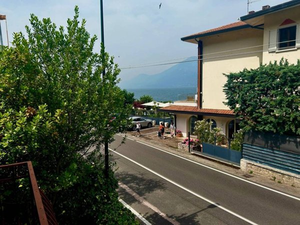casa indipendente in vendita a Brenzone sul Garda in zona Magugnano
