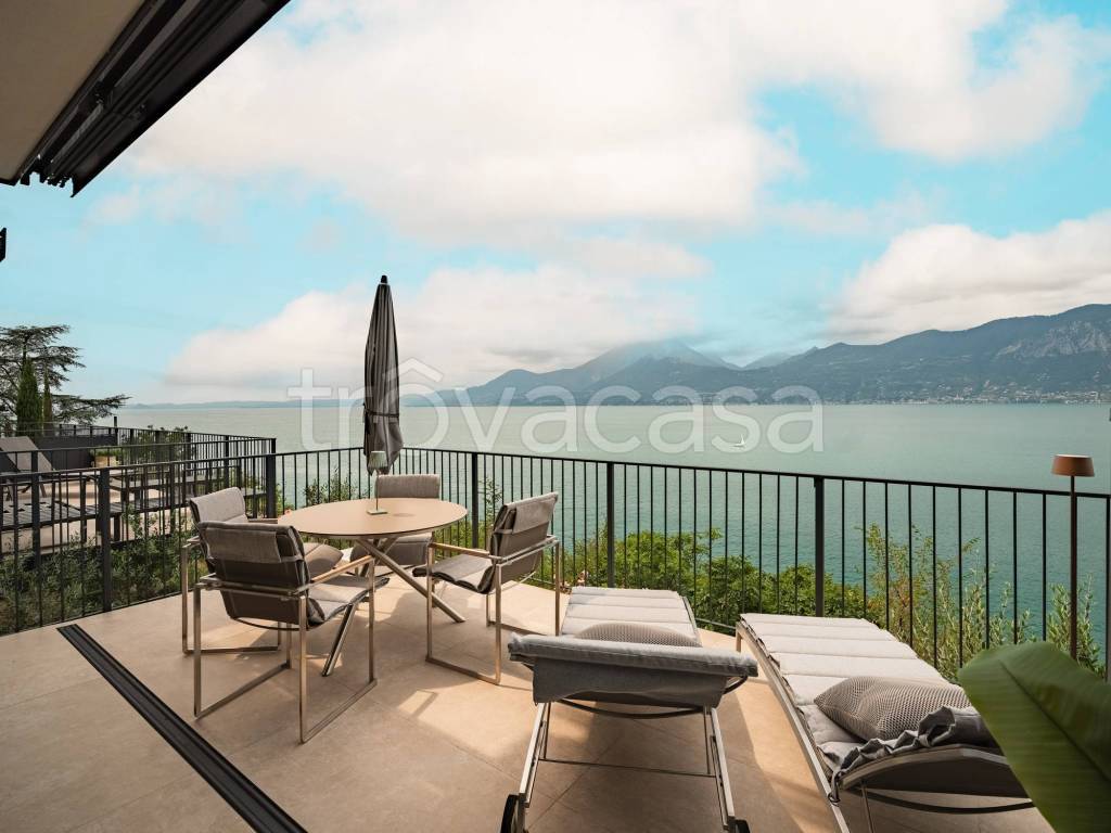 appartamento in vendita a Brenzone sul Garda in zona Castelletto