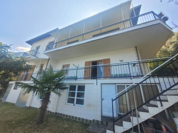 casa indipendente in vendita a Brenzone sul Garda in zona Magugnano
