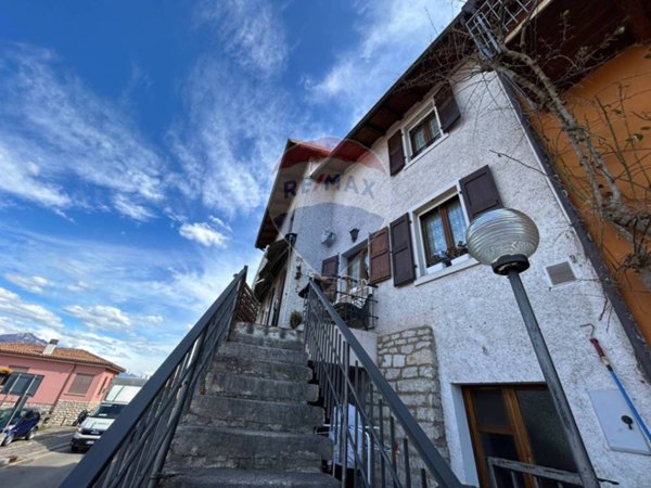 casa indipendente in vendita a Brenzone sul Garda