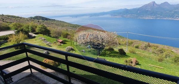 appartamento in vendita a Brenzone sul Garda