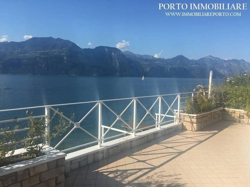 casa indipendente in vendita a Brenzone sul Garda