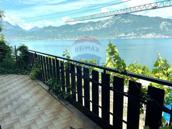 casa indipendente in vendita a Brenzone sul Garda in zona Magugnano