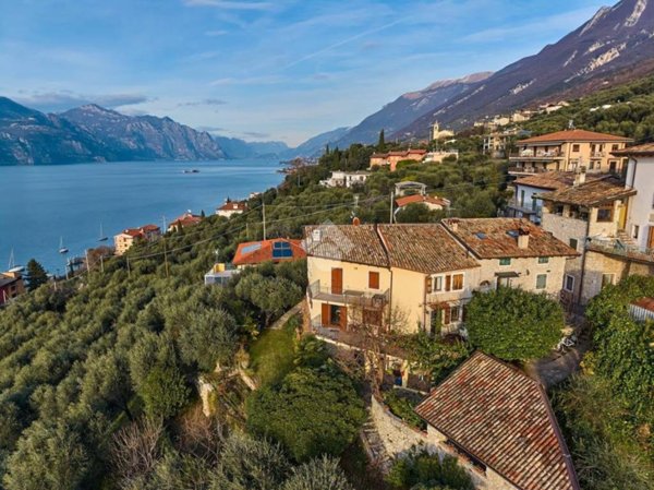 casa indipendente in vendita a Brenzone sul Garda in zona Boccino