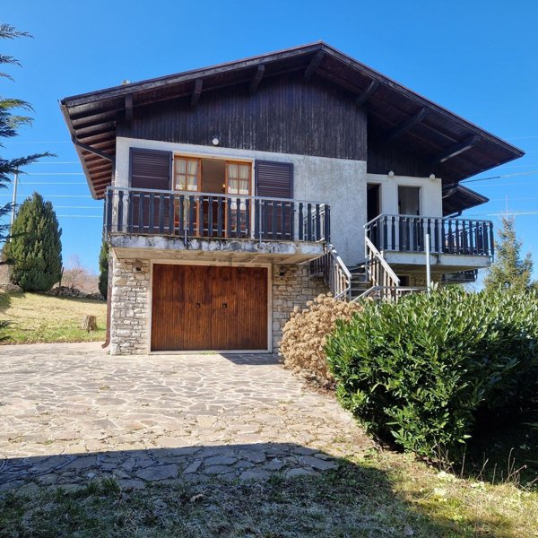 casa indipendente in vendita a Brenzone sul Garda