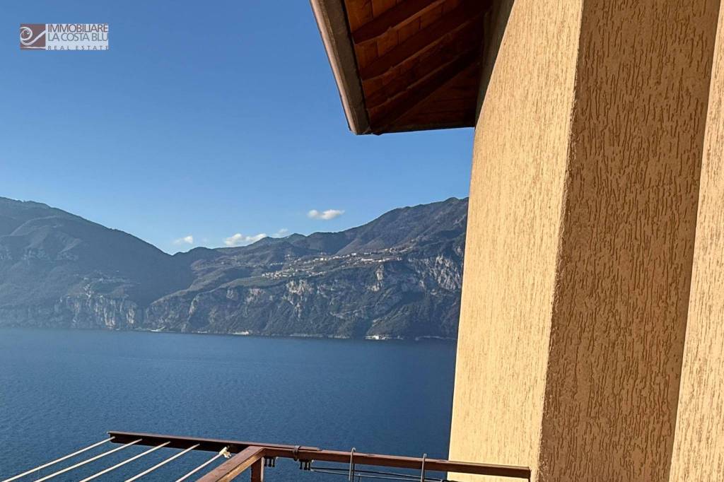 appartamento in vendita a Brenzone sul Garda in zona Castello