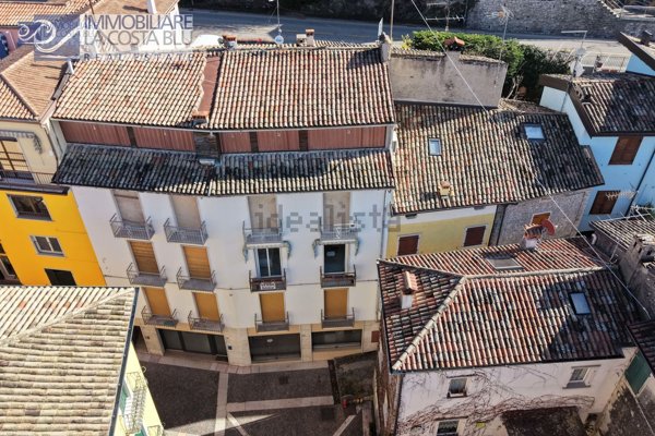 appartamento in vendita a Brenzone sul Garda in zona Magugnano
