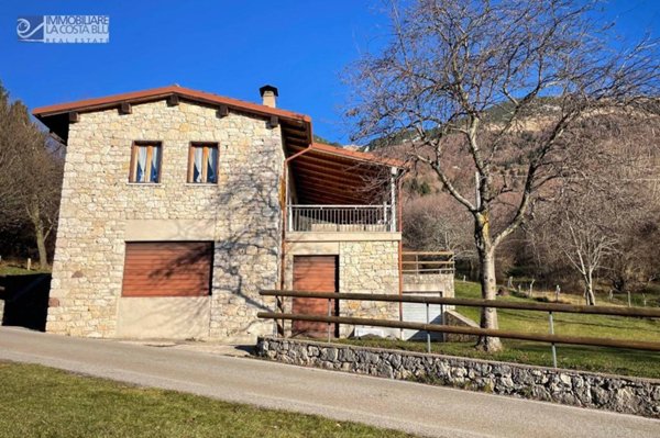 casa indipendente in vendita a Brenzone sul Garda