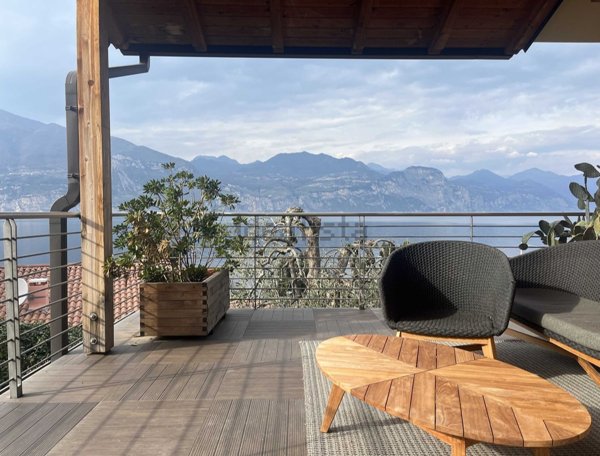 casa indipendente in vendita a Brenzone sul Garda
