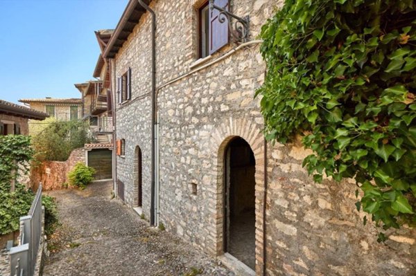 casa indipendente in vendita a Brenzone sul Garda