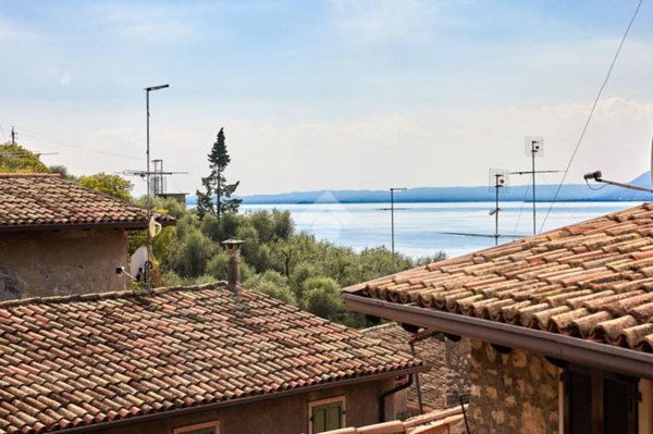 casa indipendente in vendita a Brenzone sul Garda in zona Castelletto