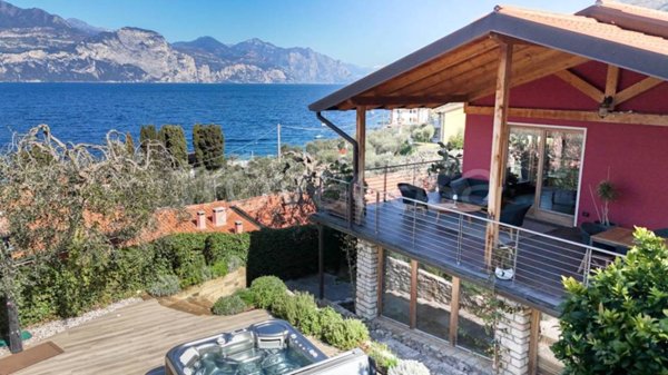 casa indipendente in vendita a Brenzone sul Garda