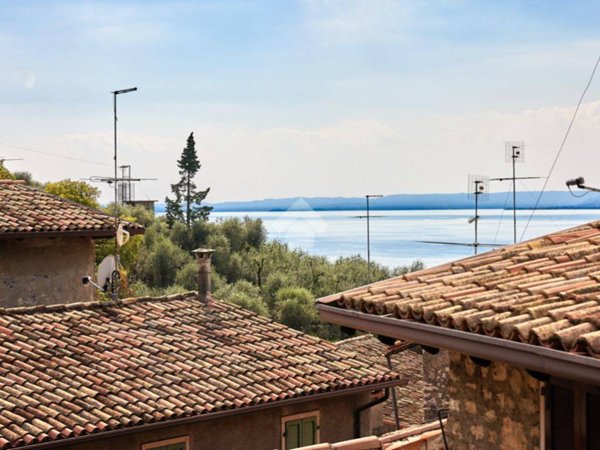 casa indipendente in vendita a Brenzone sul Garda in zona Magugnano