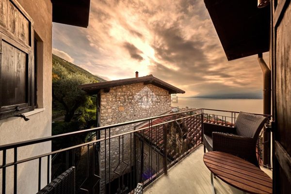 appartamento in vendita a Brenzone sul Garda in zona Fasor