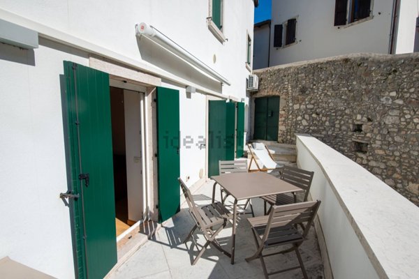 appartamento in vendita a Brenzone sul Garda in zona Borago