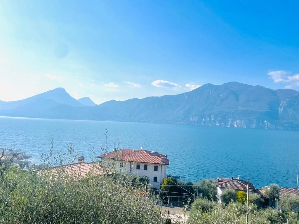 casa indipendente in vendita a Brenzone sul Garda in zona Magugnano