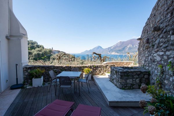 appartamento in vendita a Brenzone sul Garda in zona Borago