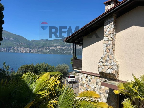 casa indipendente in vendita a Brenzone sul Garda in zona Magugnano