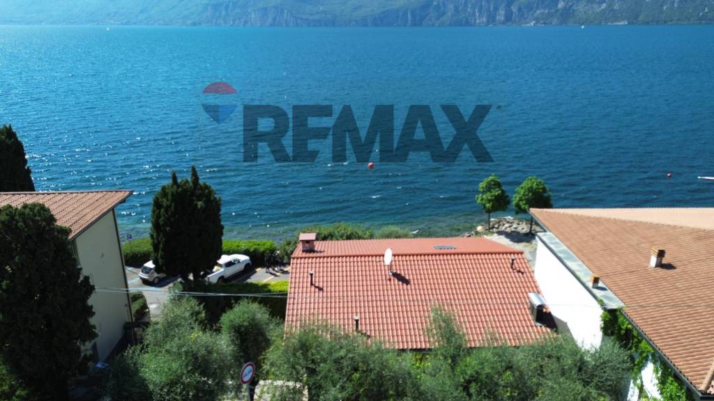 casa indipendente in vendita a Brenzone sul Garda in zona Magugnano