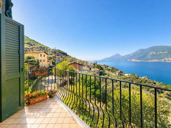 appartamento in vendita a Brenzone sul Garda in zona Magugnano