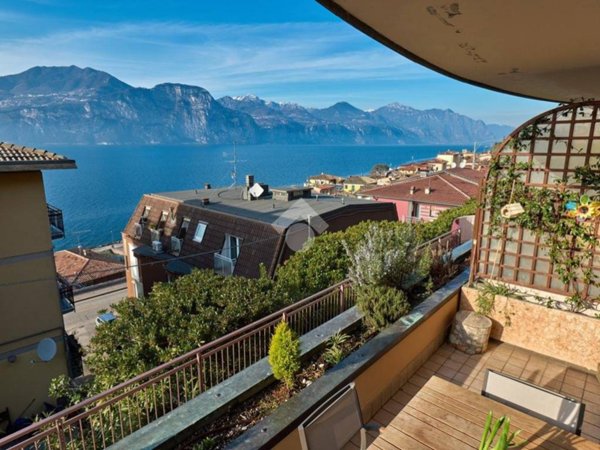 appartamento in vendita a Brenzone sul Garda in zona Magugnano
