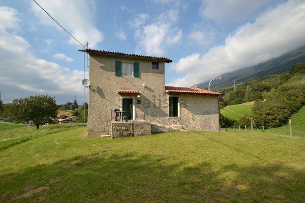 appartamento in vendita a Brenzone sul Garda in zona Magugnano