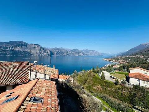 casa indipendente in vendita a Brenzone sul Garda in zona Magugnano
