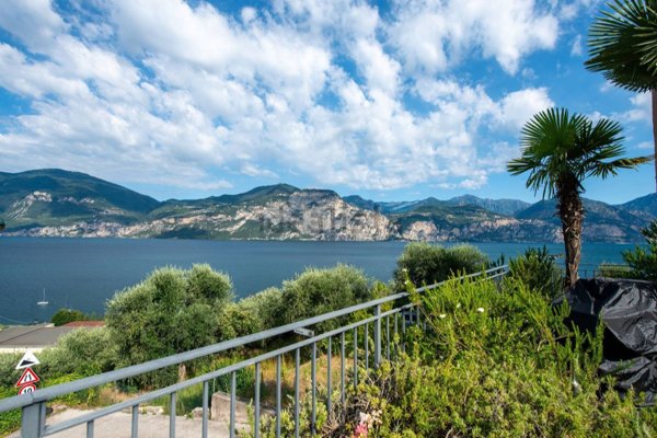 appartamento in vendita a Brenzone sul Garda in zona Borago