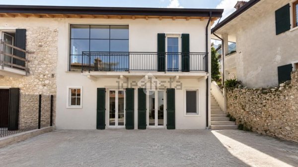 appartamento in vendita a Brenzone sul Garda