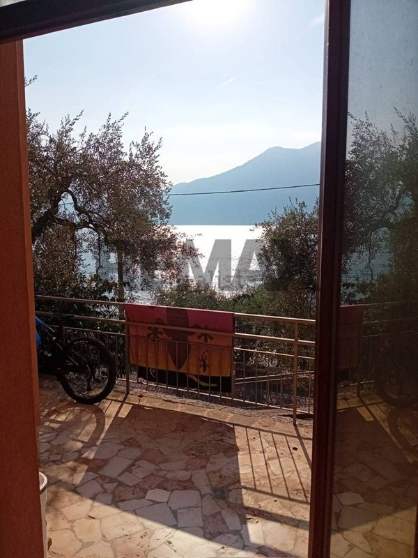 appartamento in vendita a Brenzone sul Garda in zona Marniga