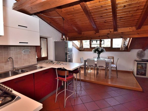 appartamento in vendita a Brenzone sul Garda in zona Magugnano